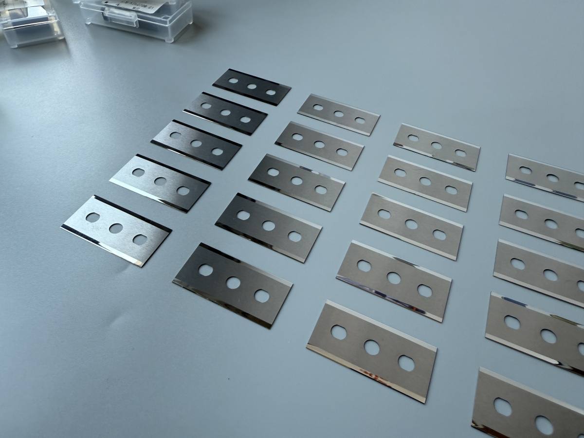 Three Holes Blade |  3-hole blades